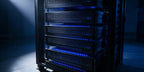 Varias unidades apiladas en rack de 19 pulgadas